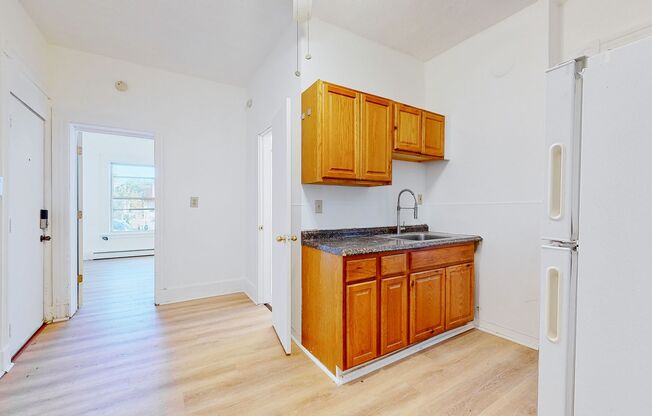 Spacious 1BR Apartment Near Yale – Remodeled & Convenient!