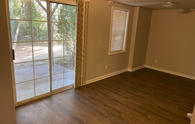 3230 MEADOWLARK LN