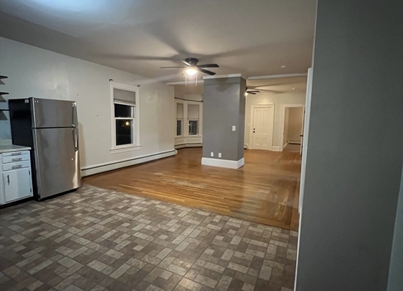 3 beds, 1 bath, 1,200 sqft, $2,000, Unit 2