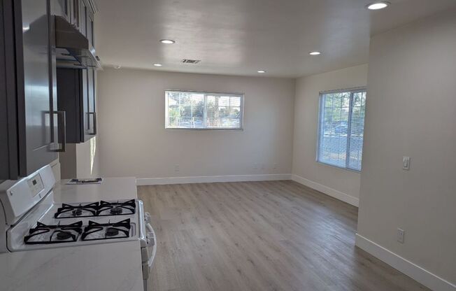 Newly Renovated 2 Bedroom 1 Bath