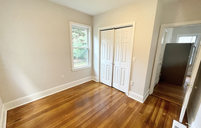 4 beds, 1 bath, $3,000, Unit 1