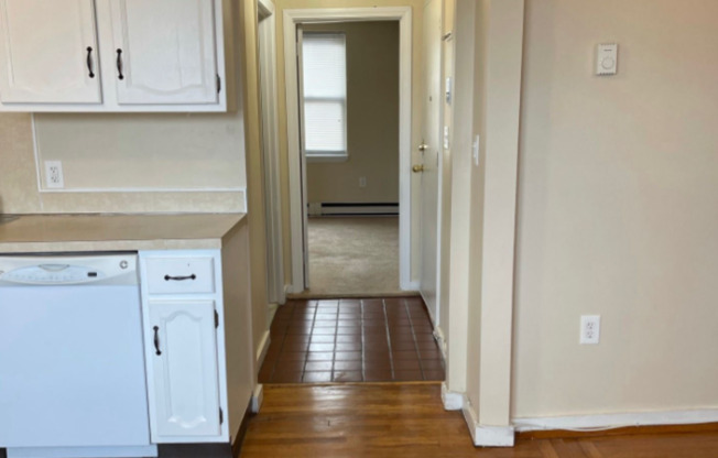 1 bed, 1 bath, 700 sqft, $1,950, Unit 3