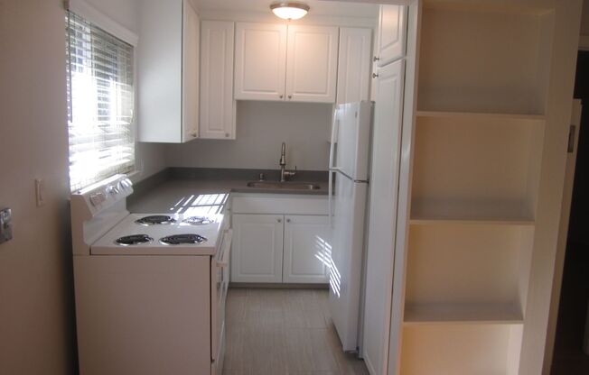 1 bed, 1 bath, $1,900, Unit 07