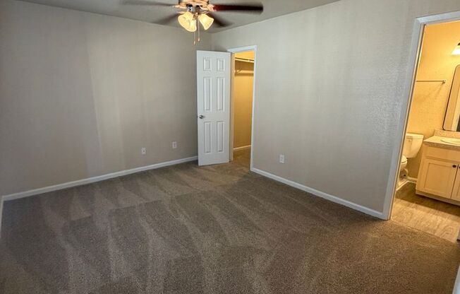 2 beds, 2 baths, 844 sqft, $1,155, Unit 216