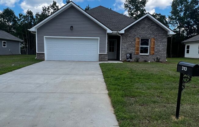 Home for Rent in Bay Minette, AL!! Available to View Now!