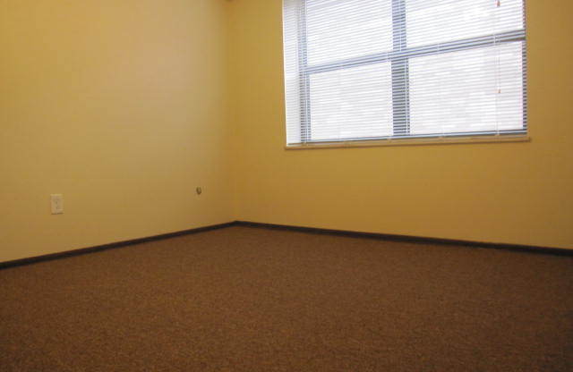 2 beds, 1 bath, 780 sqft, $1,040, Unit 603
