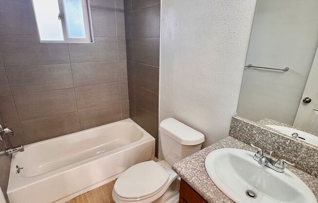 2 beds, 1 bath, 750 sqft, $1,250, Unit 27