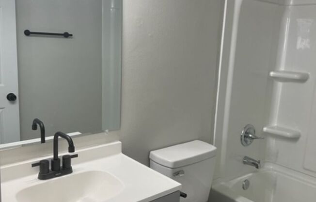 2 beds, 1 bath, $750, Unit 3539 Apt 3