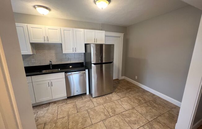 2 beds, 1 bath, 660 sqft, $1,999, Unit Apt # 08