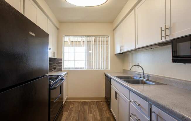 Kitchen at Brookwood Apartments in Tucson AZ 3-2020