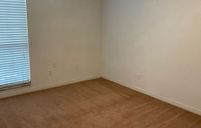 2 beds, 2 baths, 912 sqft, $1,300, Unit 315-102