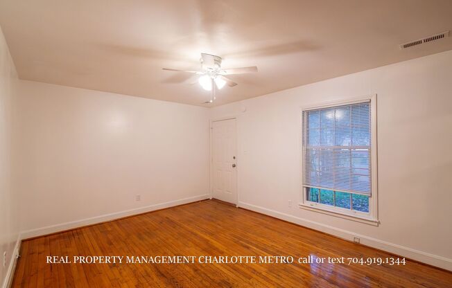 Charming 2 Bedroom Home in Charlotte!