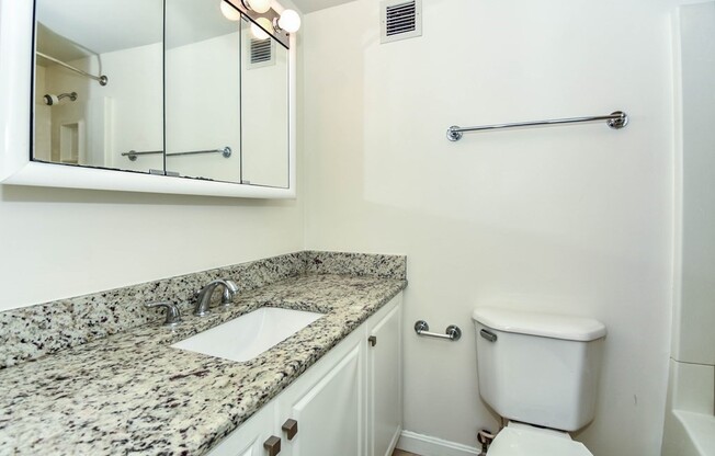 2 beds, 2 baths, 1,049 sqft, $4,300, Unit 824