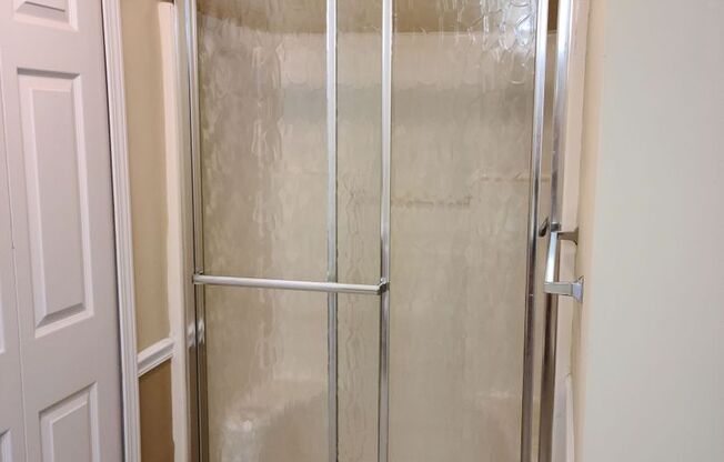 4 beds, 2 baths, 1,200 sqft, $3,280, Unit 2215 #53