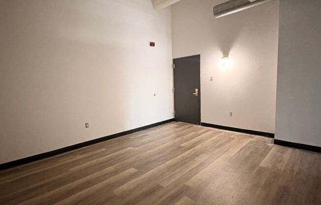 1 bed, 1 bath, 850 sqft, $1,695, Unit 602