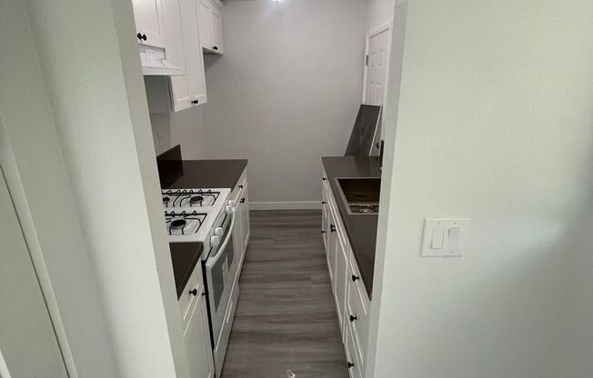 1 bed, 1 bath, $500, Unit 2