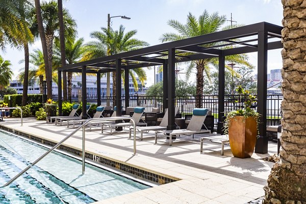 2 Bayshore Luxury Waterfront Apartments in Tampa