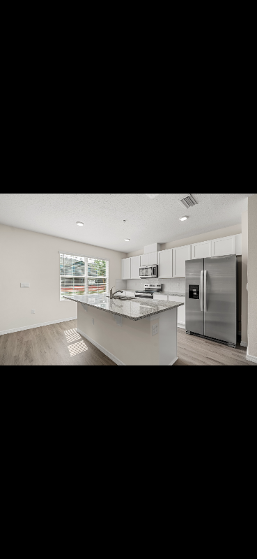 2745 FLUSHING DR