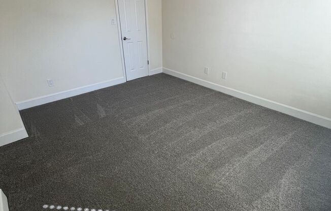 2 beds, 1 bath, 903 sqft, $1,800, Unit 1013 C #2B