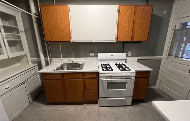 1 bed, 1 bath, $1,295, Unit Apt. 04