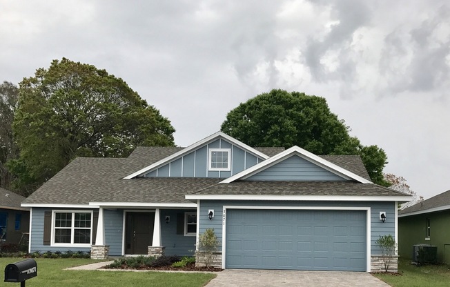 MOVE IN SPECIAL-Beautiful Energy Efficient 3/2 Home in St. Cloud