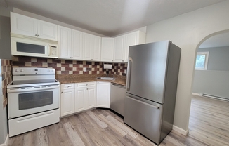 2 beds, 1 bath, 900 sqft, $2,450, Unit 4