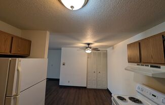 2 beds, 1 bath, 970 sqft, $1,149, Unit FB   5106