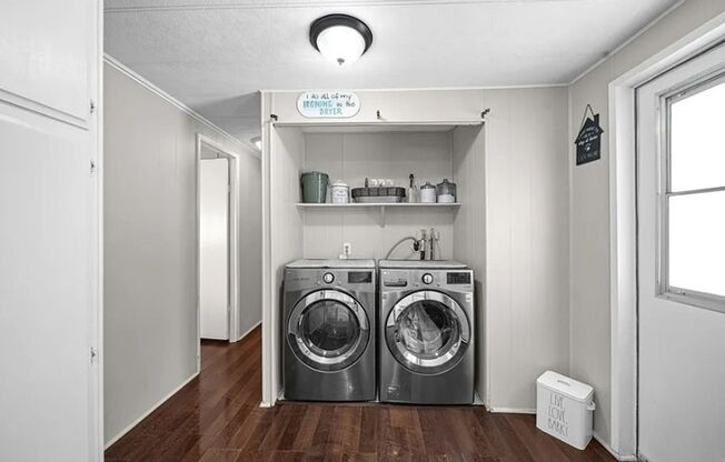 Charming 3-Bed/2-Bath Mobile Home with Fenced Yard In Homeland!
