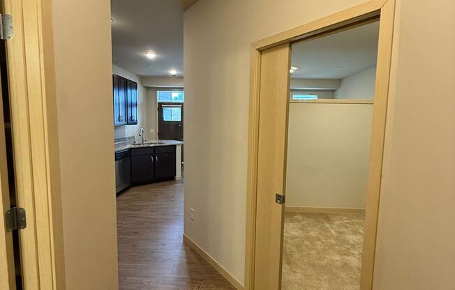 Studio, 1 bath, 557 sqft, $1,565, Unit 104-107