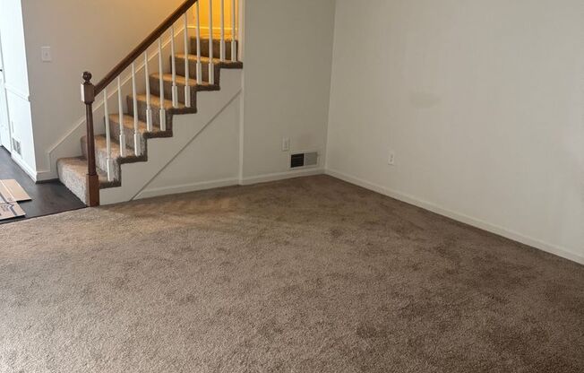 2 beds, 1.5 baths, $1,800, Unit APARTMENT 2