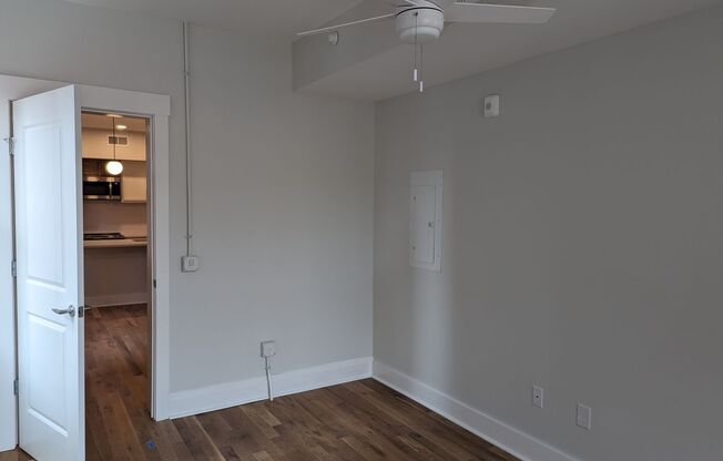 1 bed, 1 bath, 569 sqft, $1,180, Unit 210 - 202