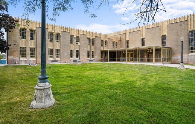 Welcome to The Burton! This beautifully renovated former meeting house is located at the foot of Presidents' Circle.
