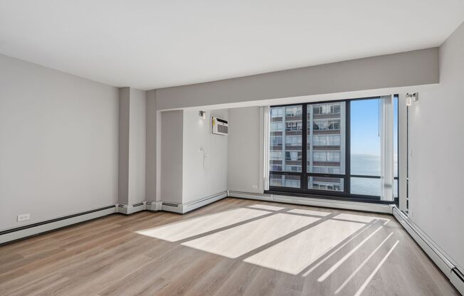 1 bed, 1.5 baths, 678 sqft, $2,500, Unit 14G