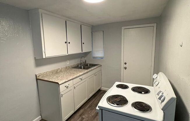 2 beds, 1 bath, 800 sqft, $900, Unit 2112