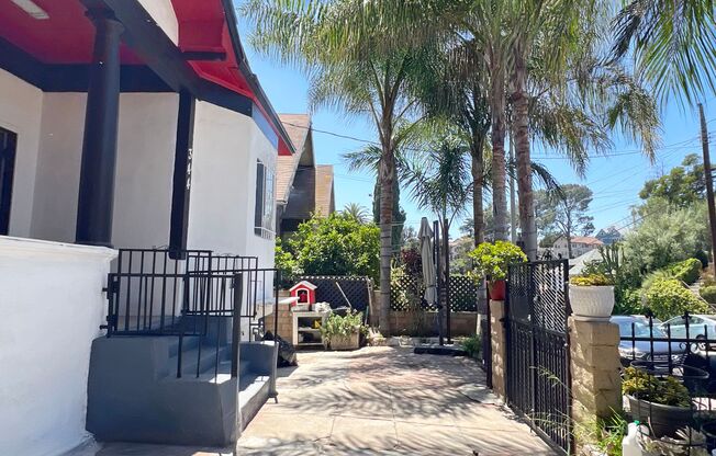 **344 Laveta Terrace Los Angeles** Spacious 3 bedroom 1.5 bath single family home near the 110 freeway and less than 5 miles from The Walt Disney Concert Hall