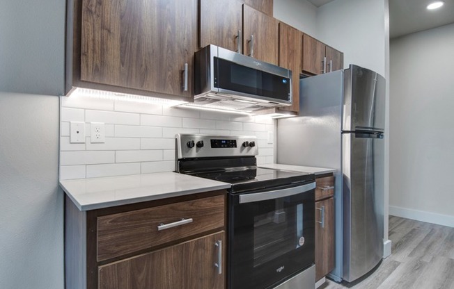 Modern Kitchen | Tualatin Oregon Apartments | River Ridge
