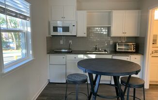 1 bed, 1 bath, $880