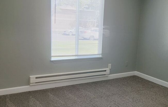 2 beds, 1 bath, 695 sqft, $1,250, Unit 505 E4