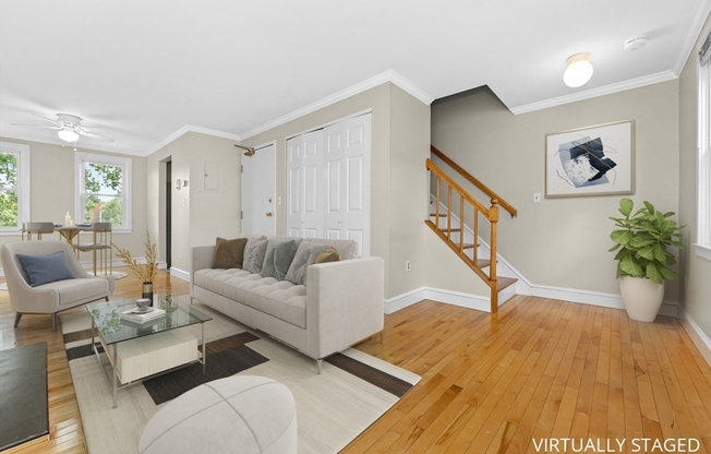 464 MAIN ST