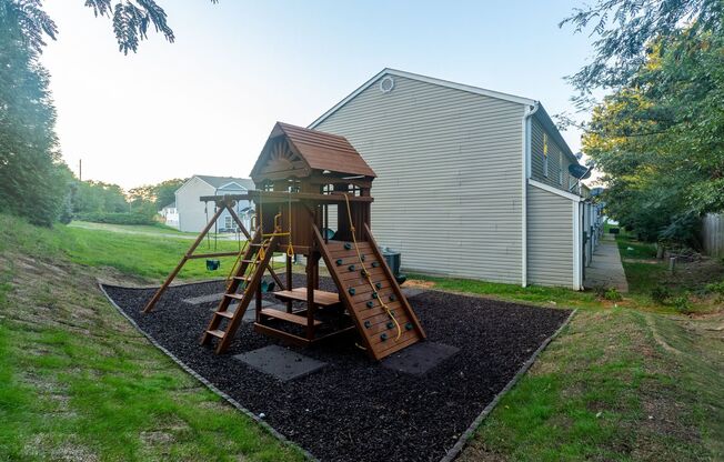 2 beds, 2.5 baths, 990 sqft, $1,395, Unit 226 Halo Drive (16)