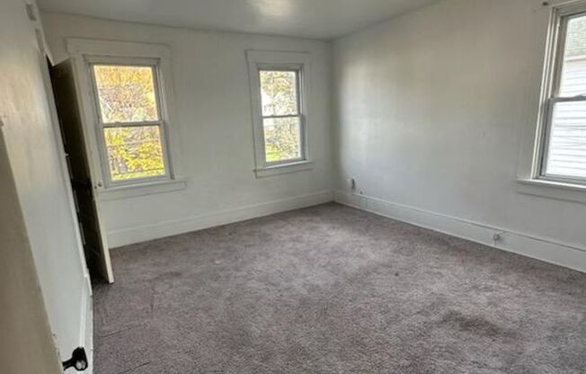 2 beds, 1 bath, 1,100 sqft, $1,095, Unit #2