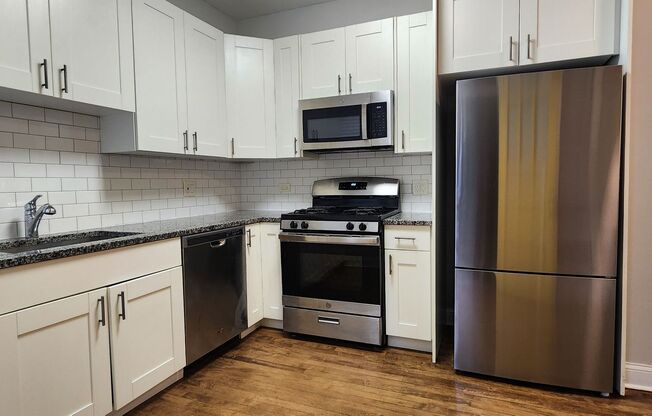 Touhy & Paulina Apartments