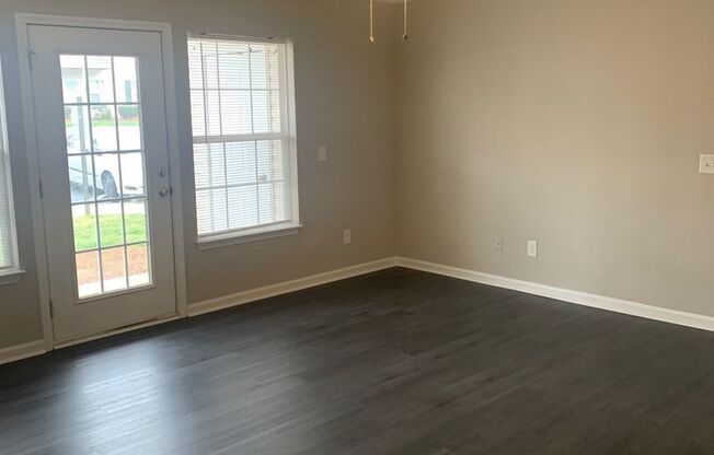 PRICE REDUCED! Ready to Move-In! Beautiful 3 BD/ 2 BATH Condo
