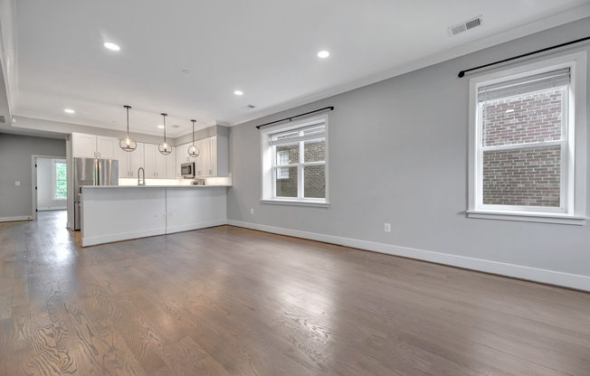 2916 P ST SE