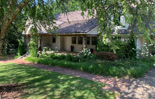 Beautiful Home on South Dean Rd