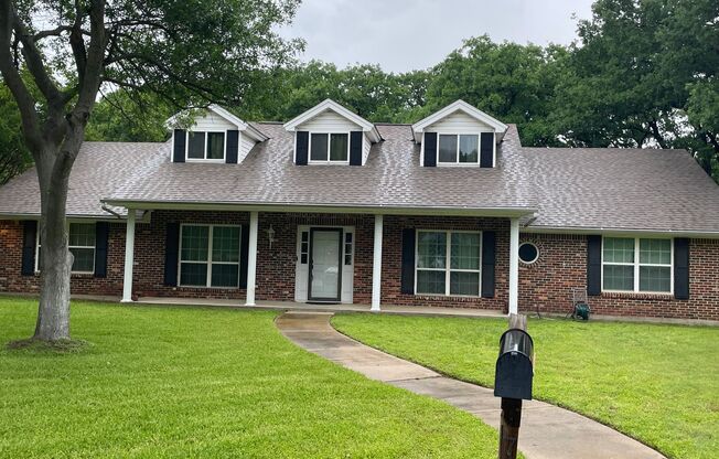 Beautiful Country Living in Colleyville on a almost 1 acre