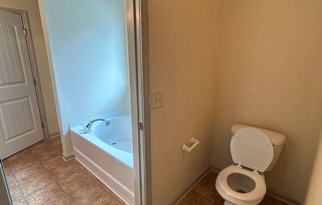 4 bedroom/2.5 bathroom in Savannah, GA