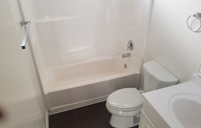 1 bed, 1 bath, 650 sqft, $1,995, Unit 77