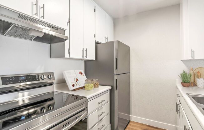 1 bed, 1 bath, 640 sqft, $1,350, Unit 241
