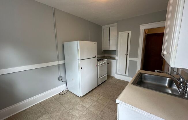 Studio, 1 bath, $1,950, Unit 12 Brooks Park #7